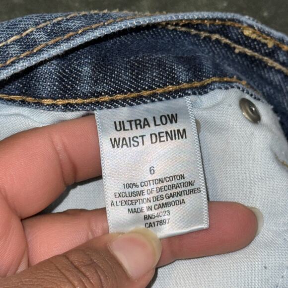 Old Navy Y2K 2007 Ultra Low Rise Denim Cut-Off Shorts Womens 6 Cotton Casual - Picture 4 of 8